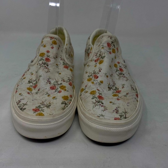 Vans Shoes - Vans Classic Slip on vintage floral marshmallow women’s